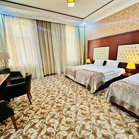 Clover Hotel Baku Formula 1 View Eksteriør bilde