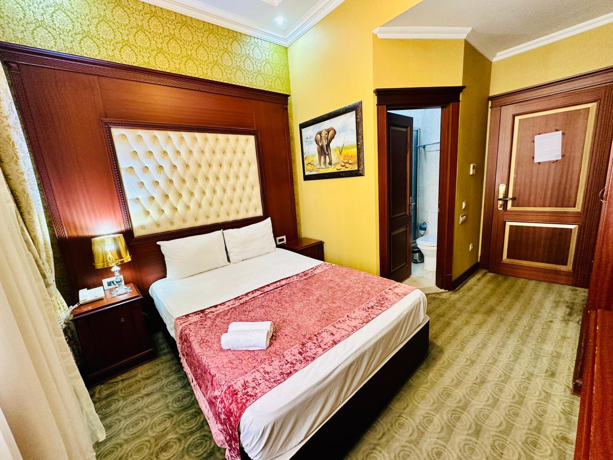 Clover Hotel Baku Formula 1 View Eksteriør bilde