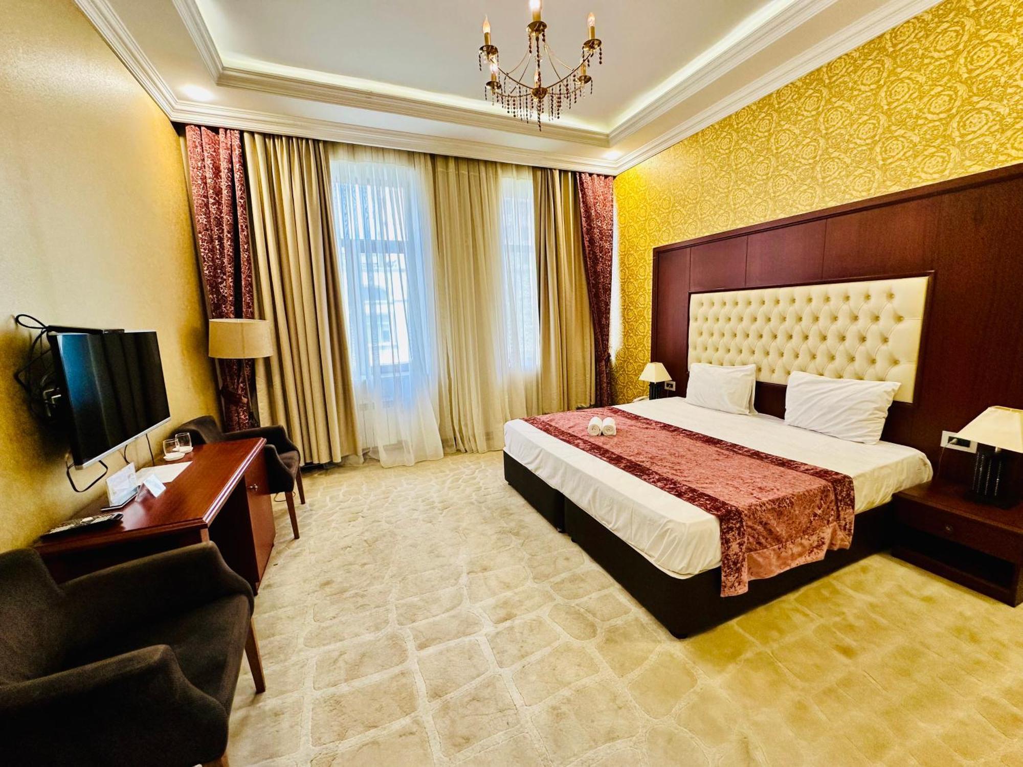 Clover Hotel Baku Formula 1 View Eksteriør bilde