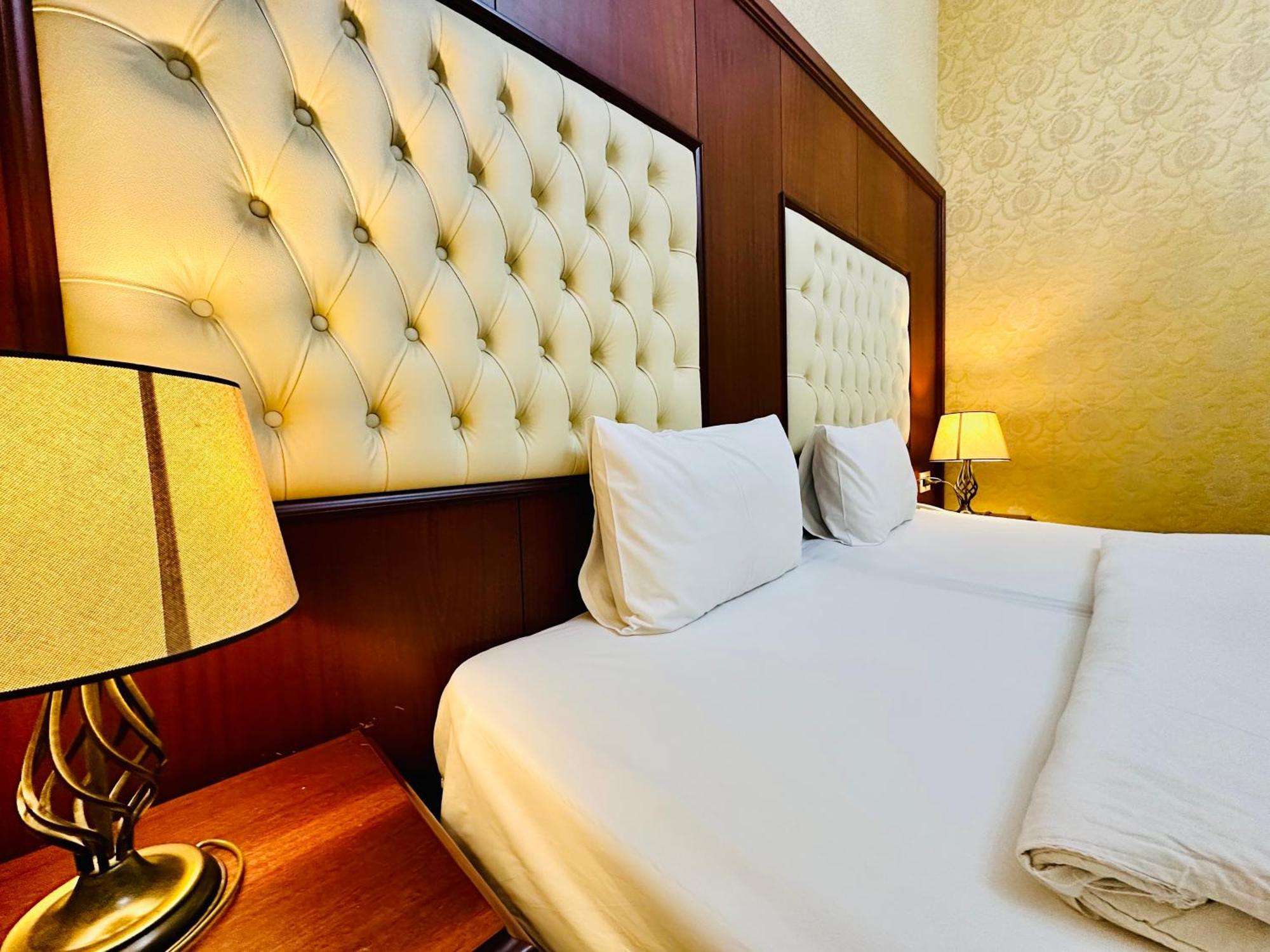 Clover Hotel Baku Formula 1 View Eksteriør bilde