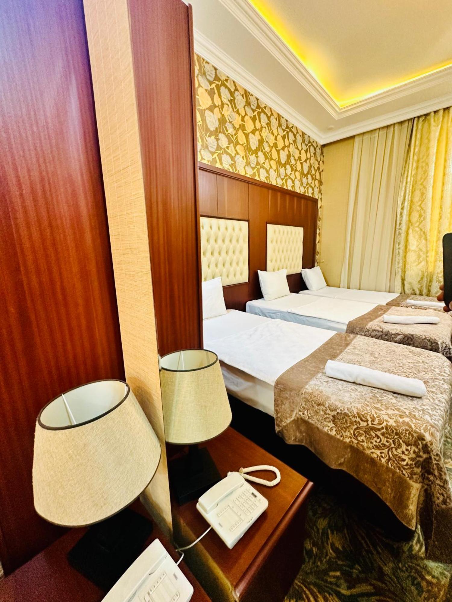 Clover Hotel Baku Formula 1 View Eksteriør bilde