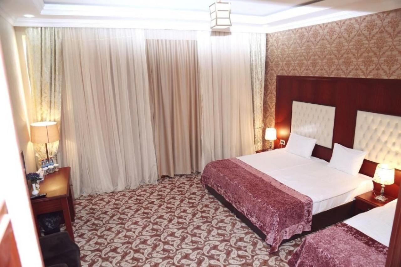 Clover Hotel Baku Formula 1 View Eksteriør bilde