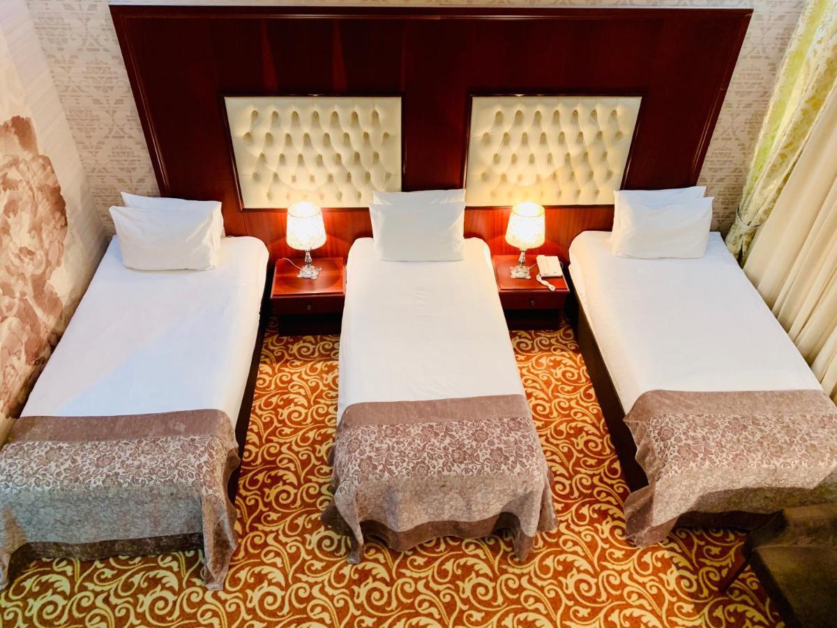 Clover Hotel Baku Formula 1 View Eksteriør bilde