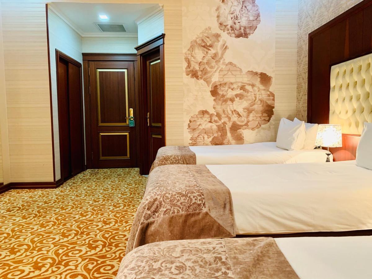 Clover Hotel Baku Formula 1 View Eksteriør bilde