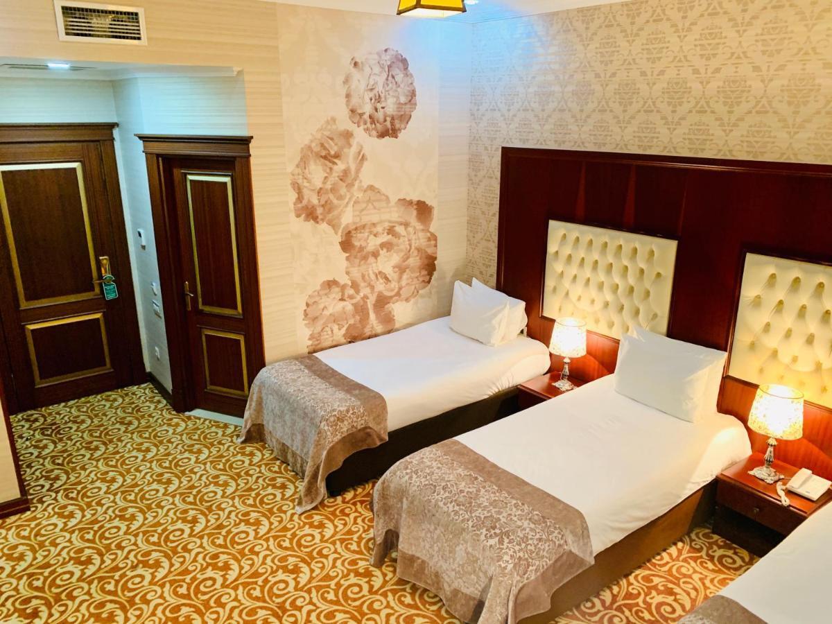 Clover Hotel Baku Formula 1 View Eksteriør bilde