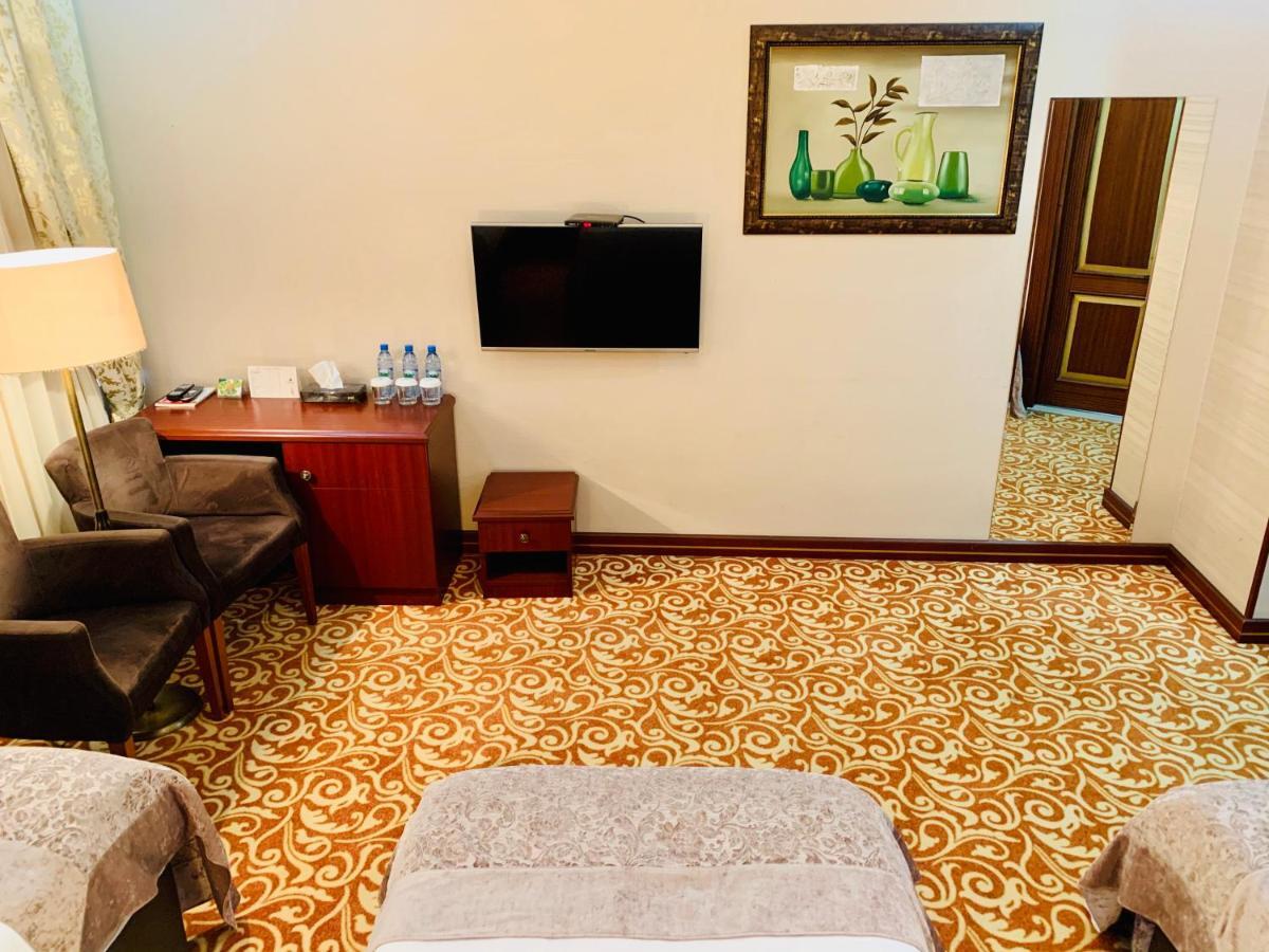 Clover Hotel Baku Formula 1 View Eksteriør bilde