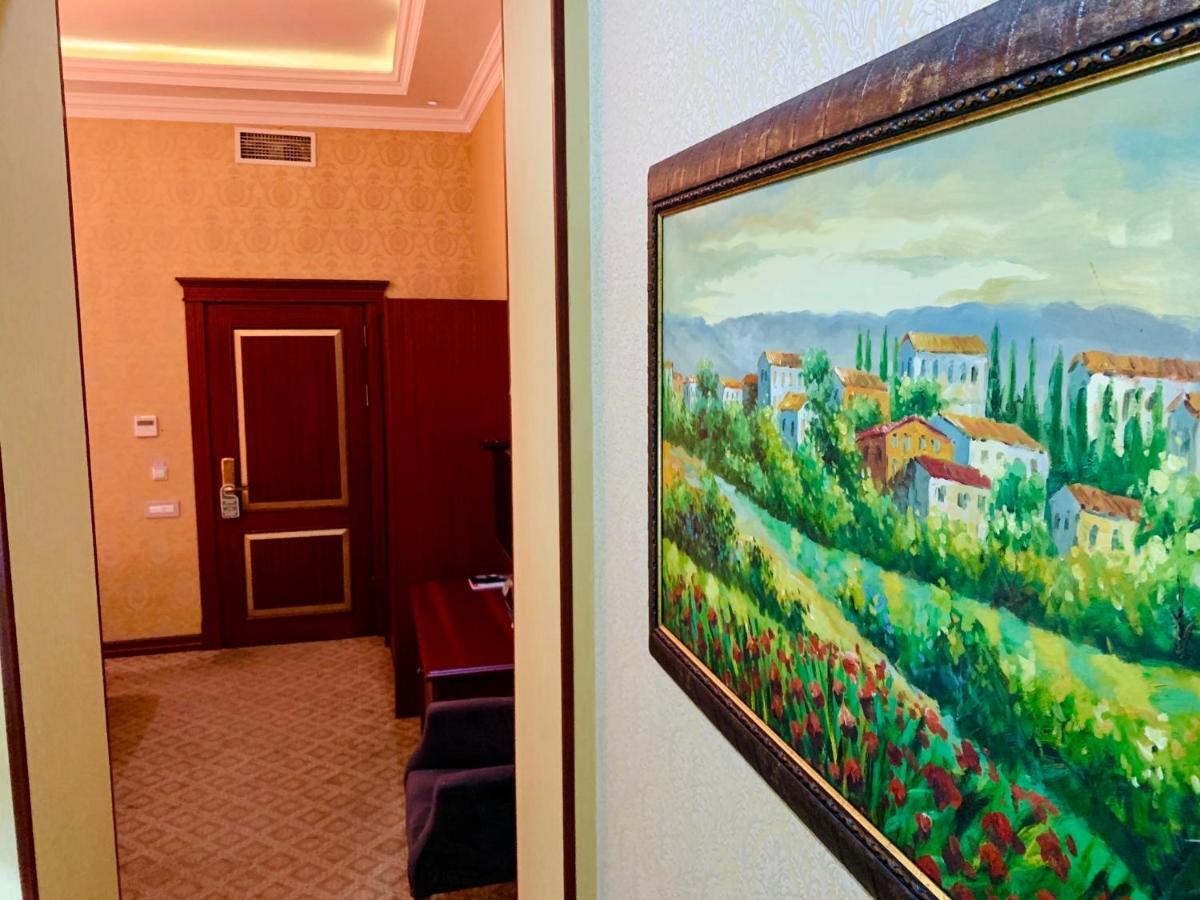 Clover Hotel Baku Formula 1 View Eksteriør bilde
