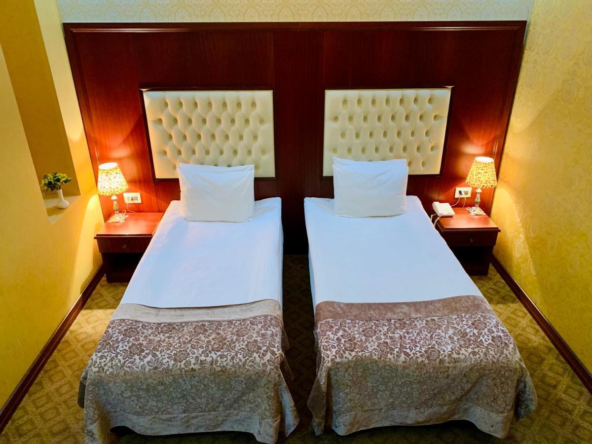 Clover Hotel Baku Formula 1 View Eksteriør bilde