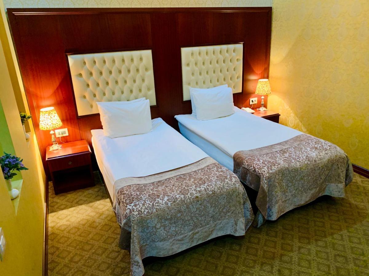 Clover Hotel Baku Formula 1 View Eksteriør bilde