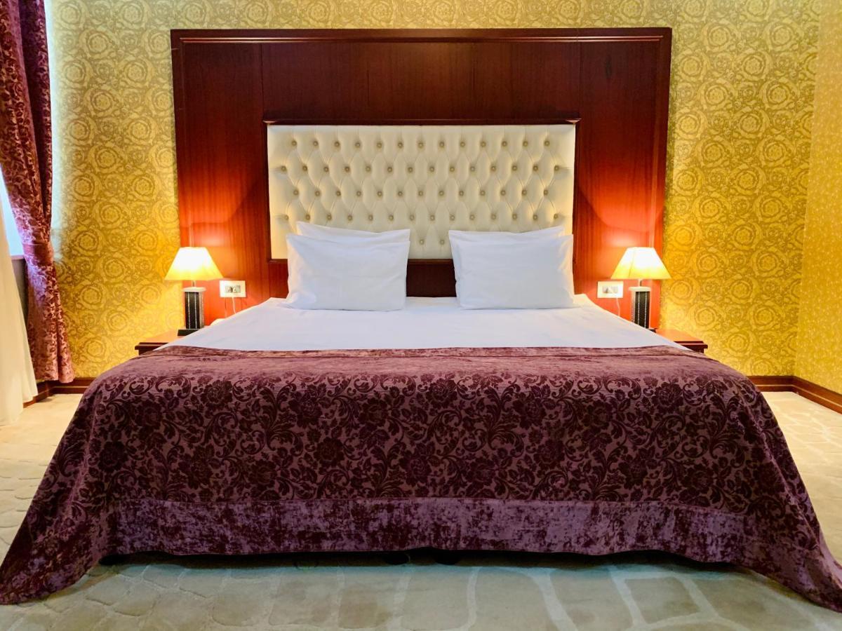 Clover Hotel Baku Formula 1 View Eksteriør bilde