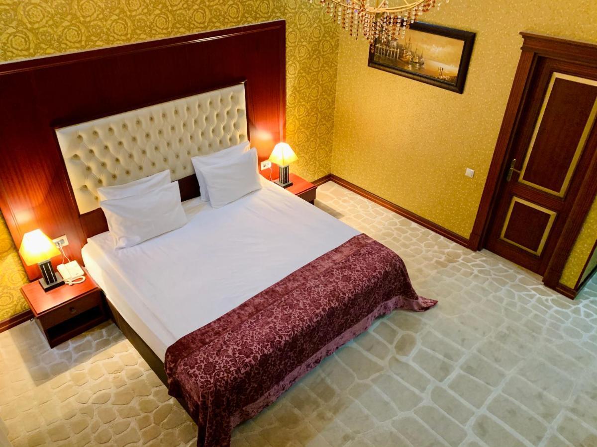 Clover Hotel Baku Formula 1 View Eksteriør bilde