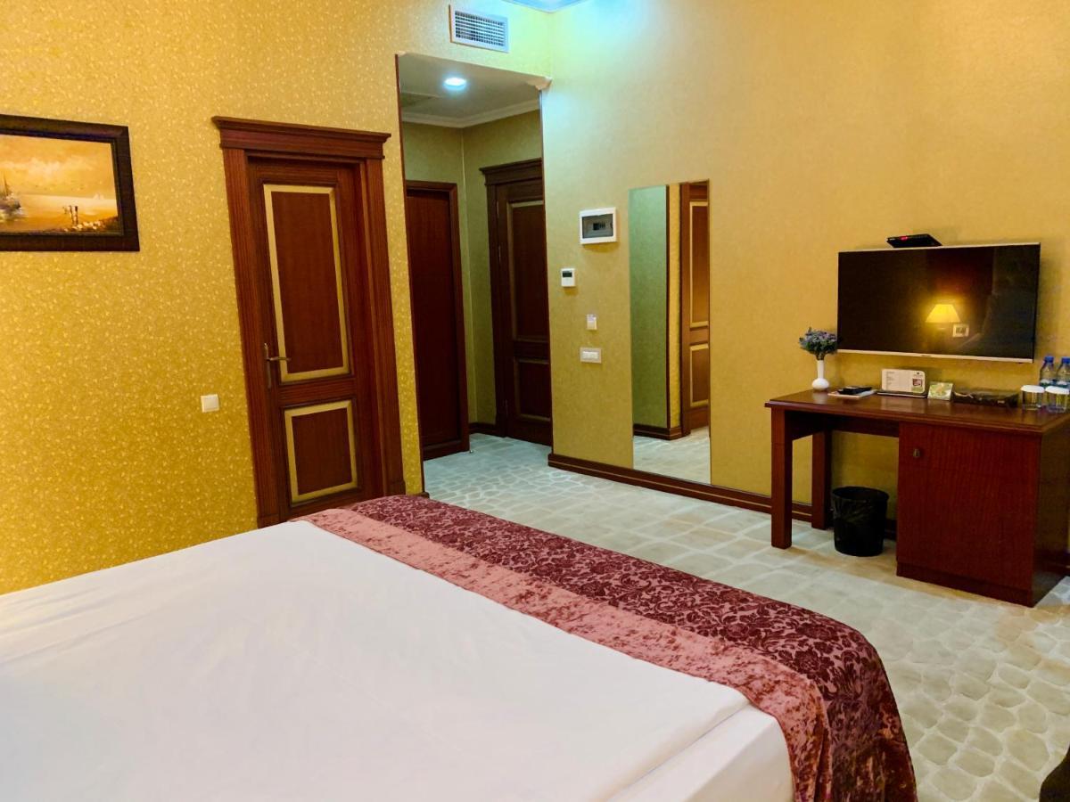 Clover Hotel Baku Formula 1 View Eksteriør bilde