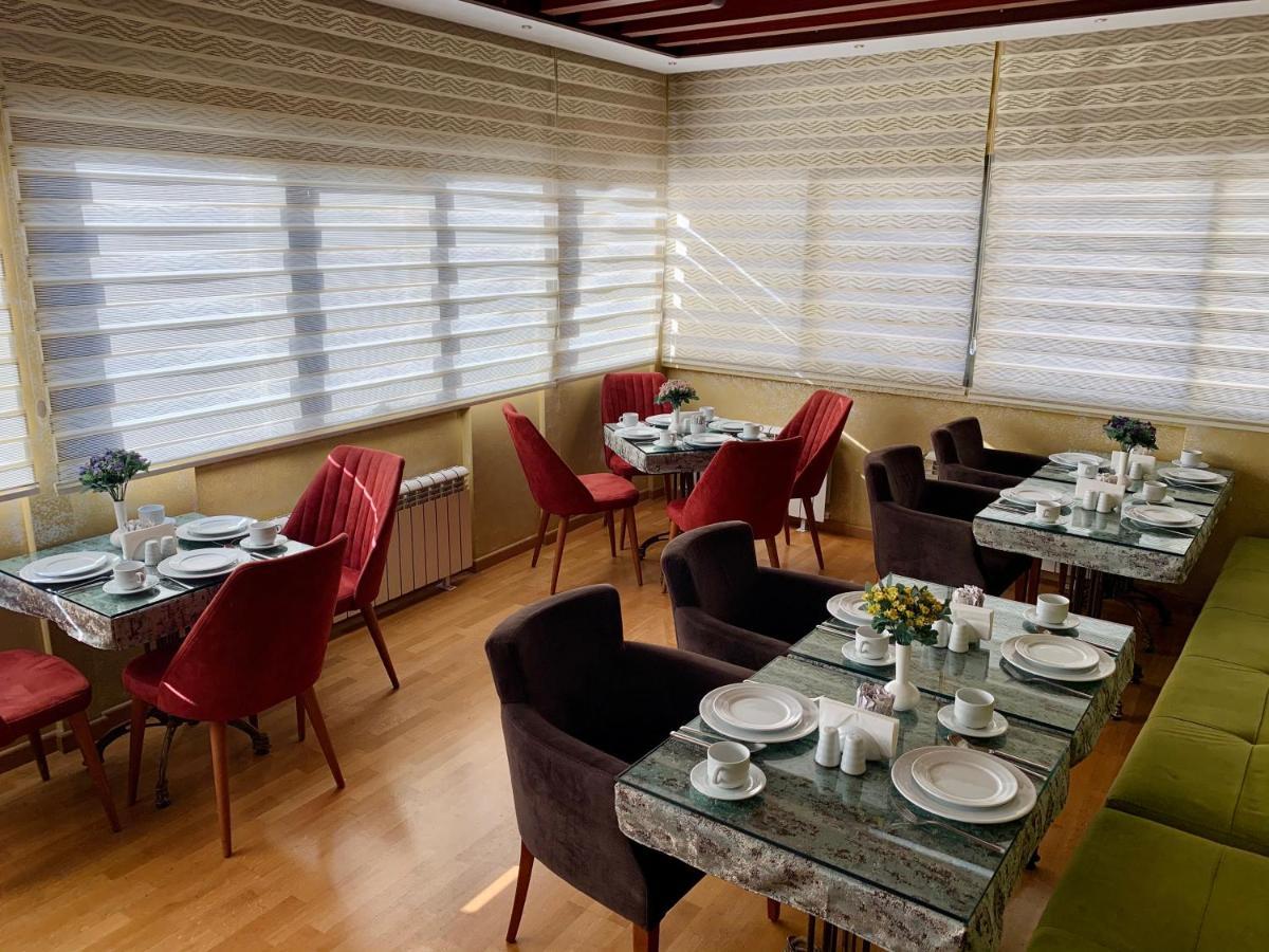 Clover Hotel Baku Formula 1 View Eksteriør bilde